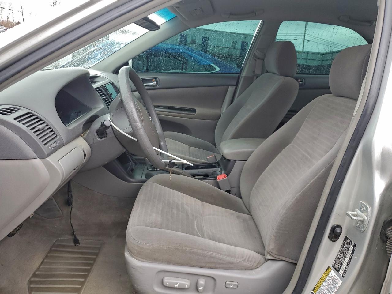 2006 TOYOTA CAMRY LE photo 7