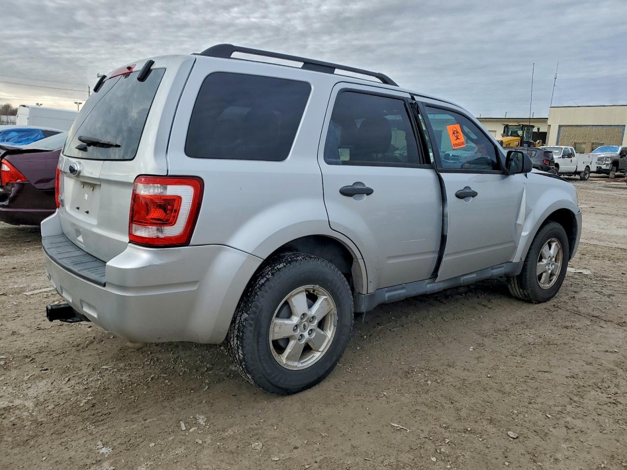 2012 FORD ESCAPE XLT photo 3