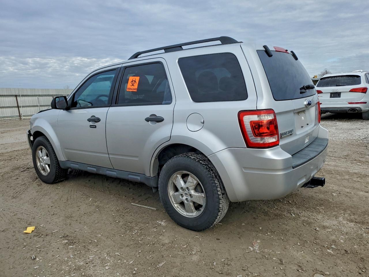 2012 FORD ESCAPE XLT photo 2