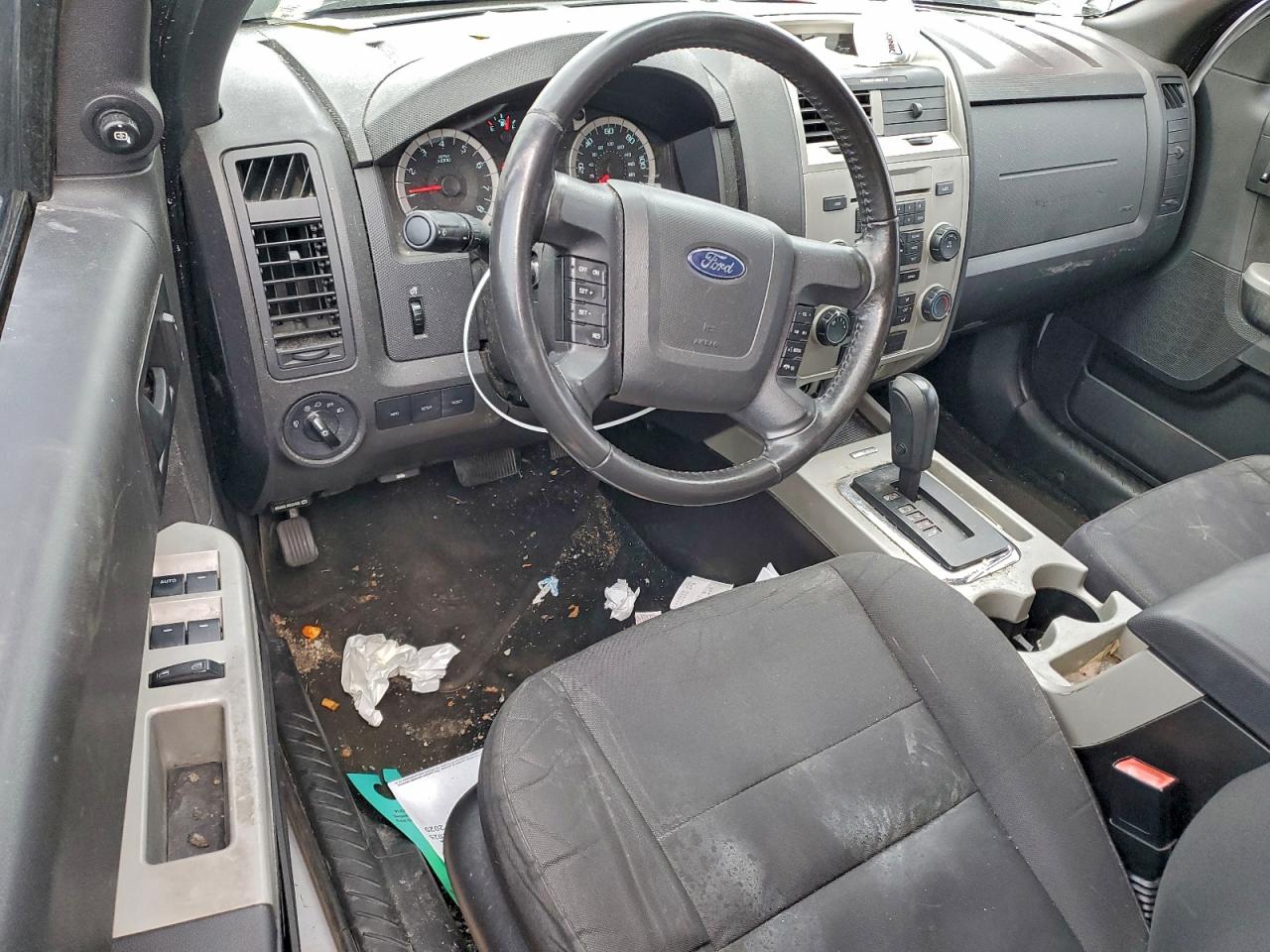 2012 FORD ESCAPE XLT photo 8