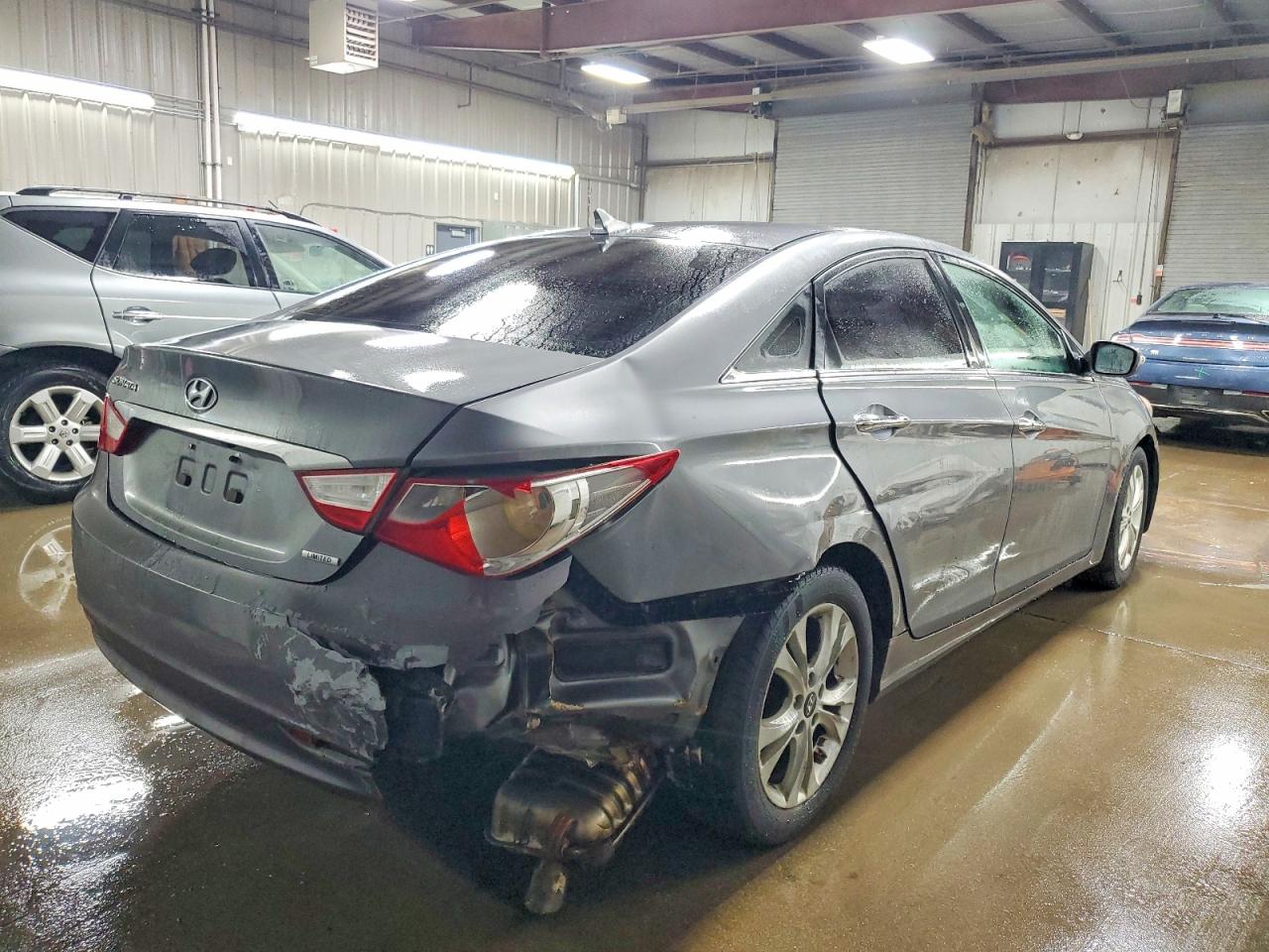 2011 HYUNDAI SONATA SE photo 3