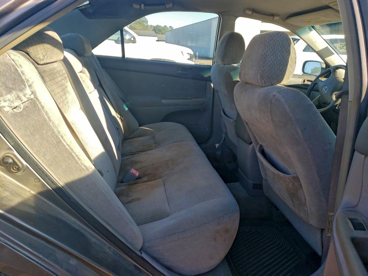 2004 TOYOTA CAMRY LE photo 10
