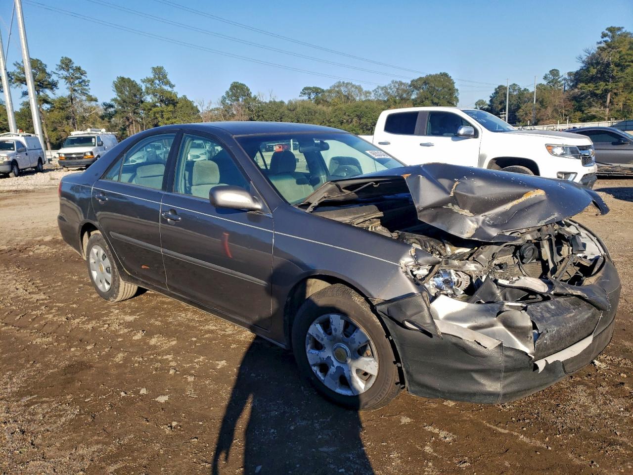 2004 TOYOTA CAMRY LE photo 4