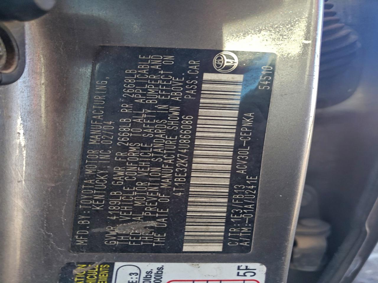 2004 TOYOTA CAMRY LE photo 12