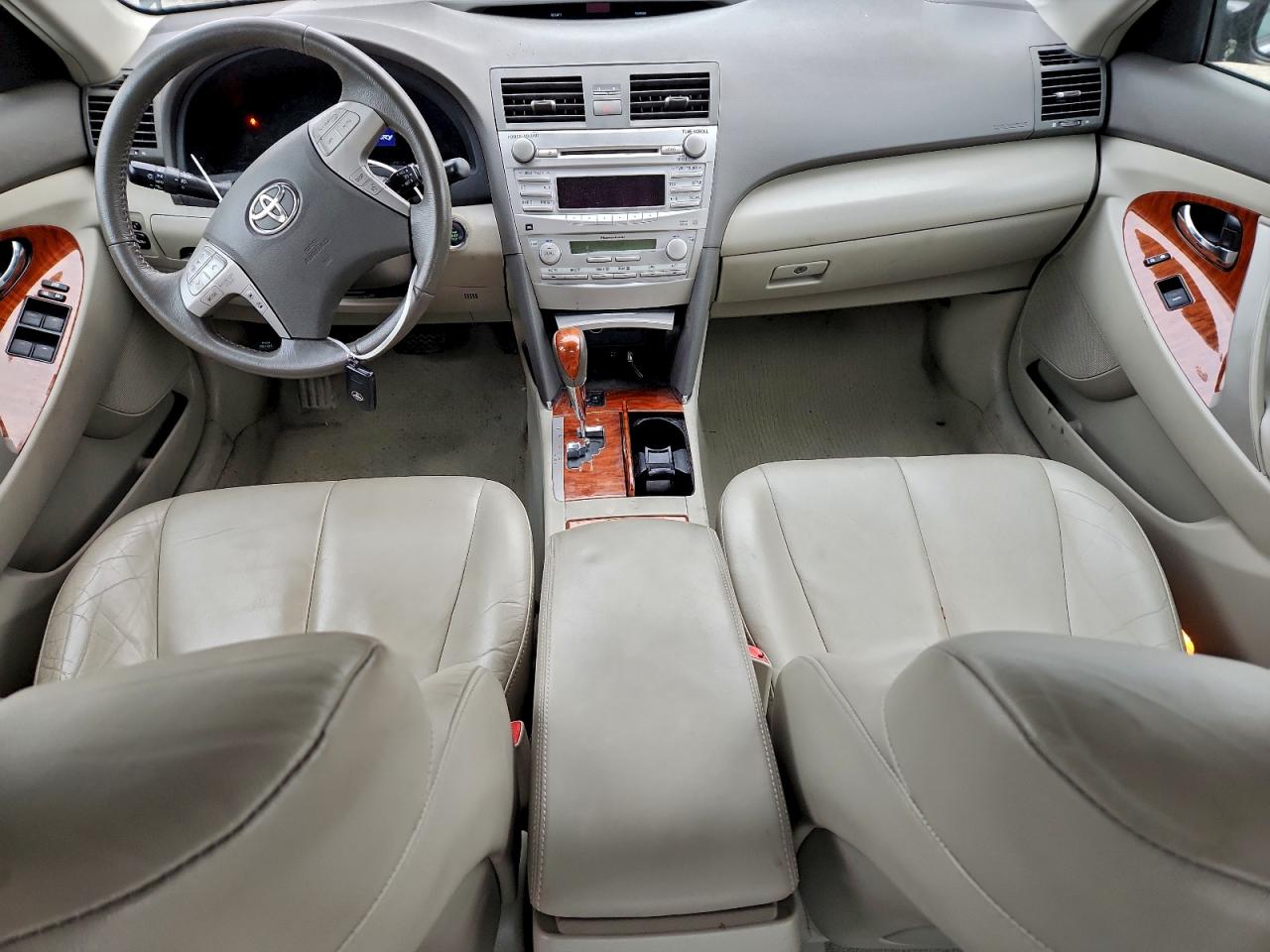 2011 TOYOTA CAMRY SE photo 8