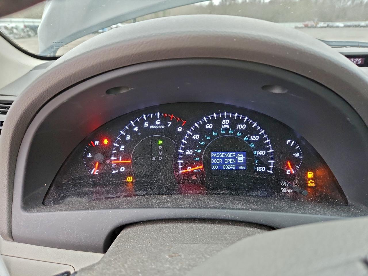 2011 TOYOTA CAMRY SE photo 9