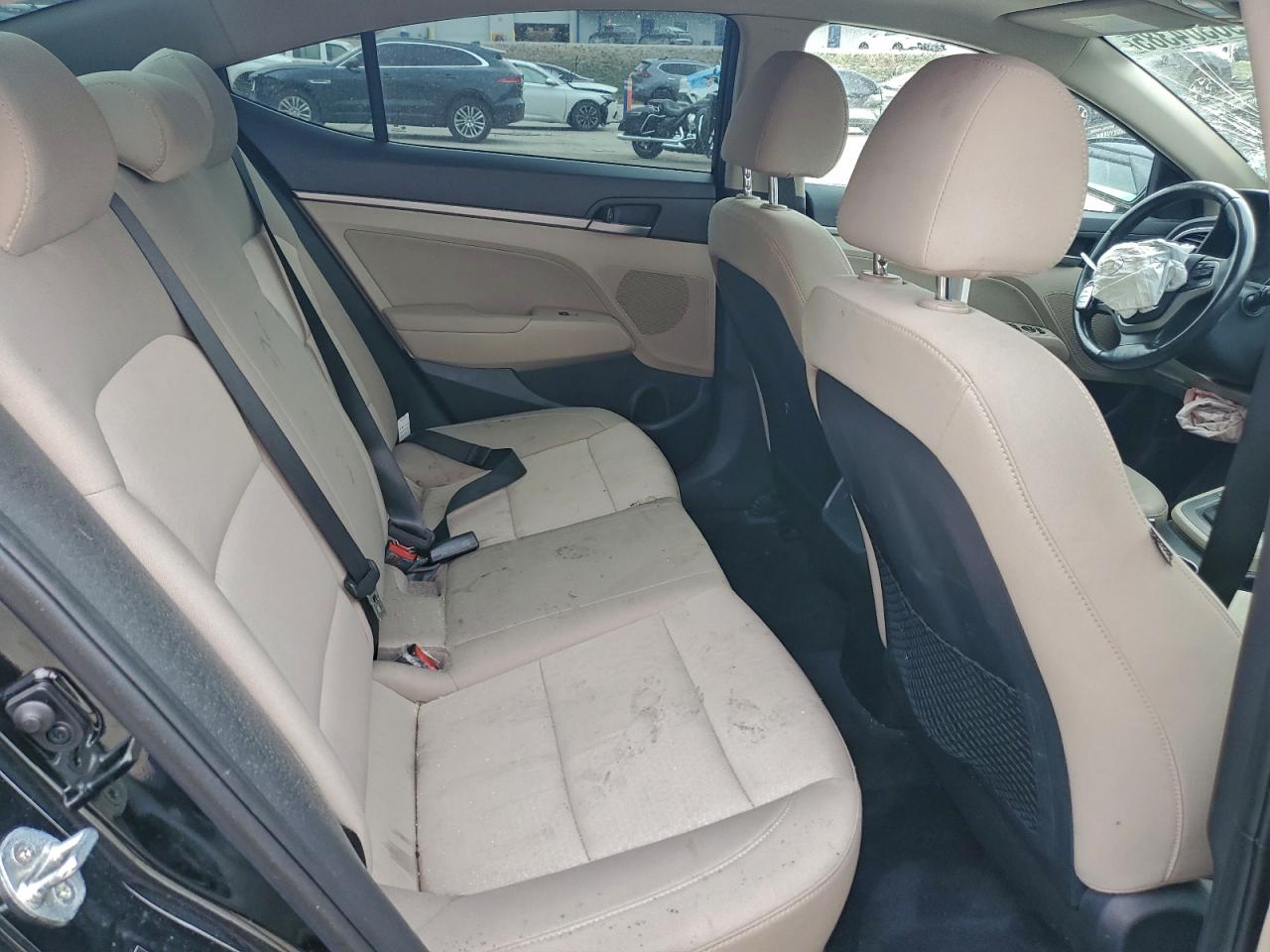 2017 HYUNDAI ELANTRA SE photo 10