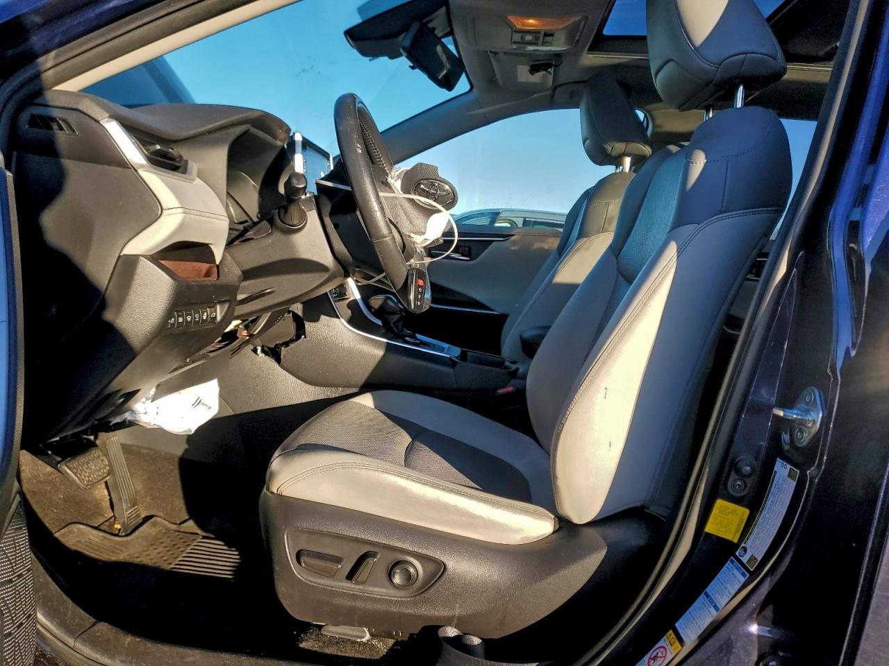 2019 TOYOTA RAV4 LIMITED photo 13
