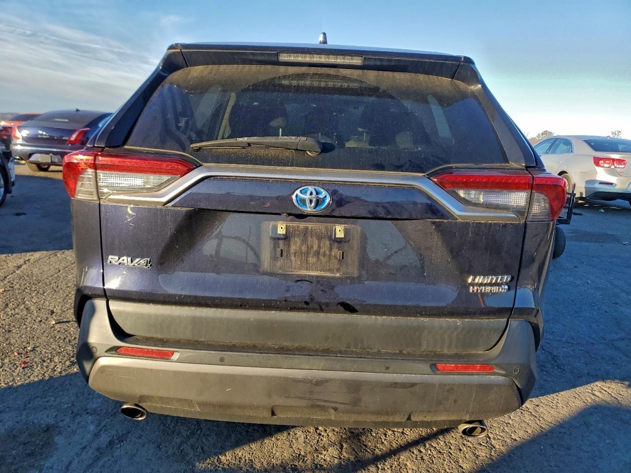 2019 TOYOTA RAV4 LIMITED photo 11