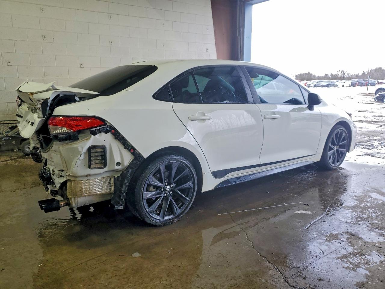 2023 TOYOTA COROLLA SE photo 3