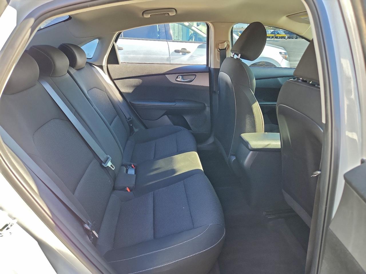 2021 KIA FORTE FE photo 10