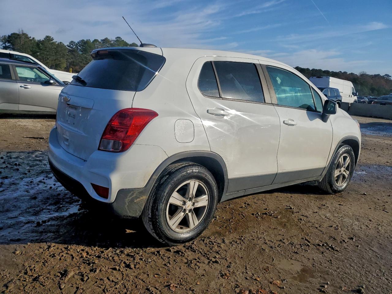 2020 CHEVROLET TRAX LS photo 3