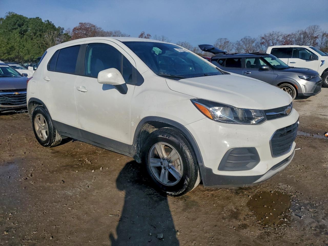2020 CHEVROLET TRAX LS photo 4
