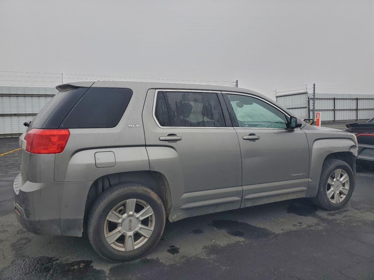 2012 GMC TERRAIN SLE photo 3