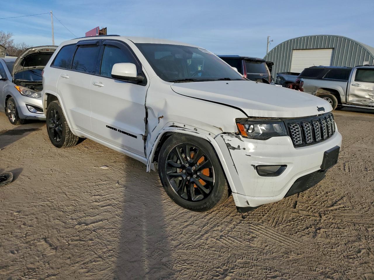 2019 JEEP GRAND CHEROKEE LAREDO photo 4