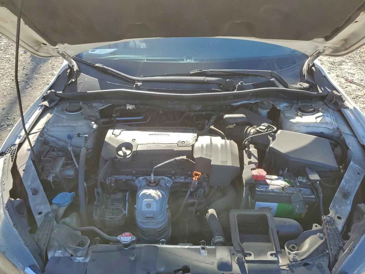 2013 HONDA ACCORD LX photo 11