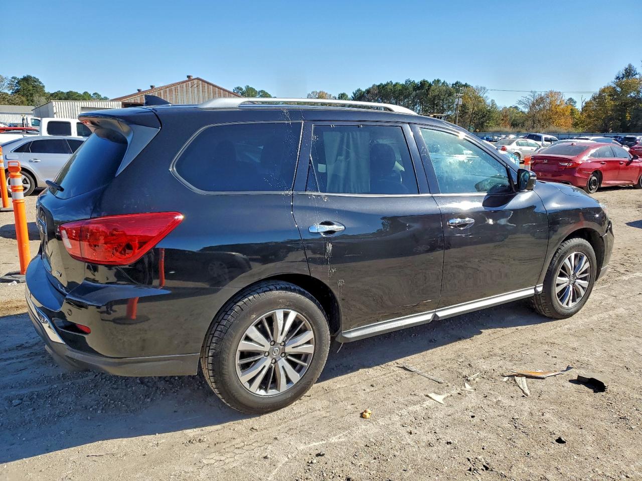 2020 NISSAN PATHFINDER SV photo 5