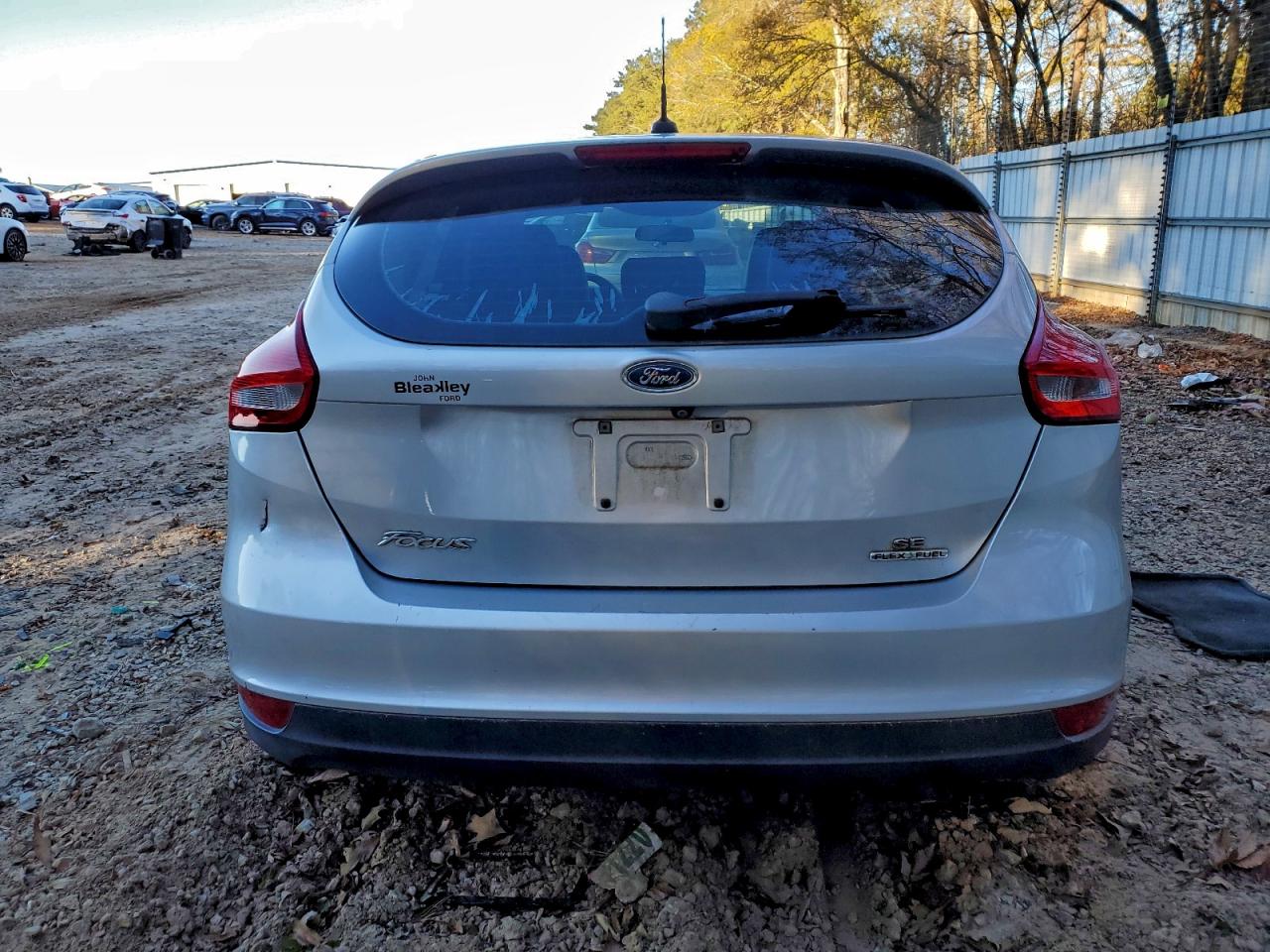 2015 FORD FOCUS SE photo 6