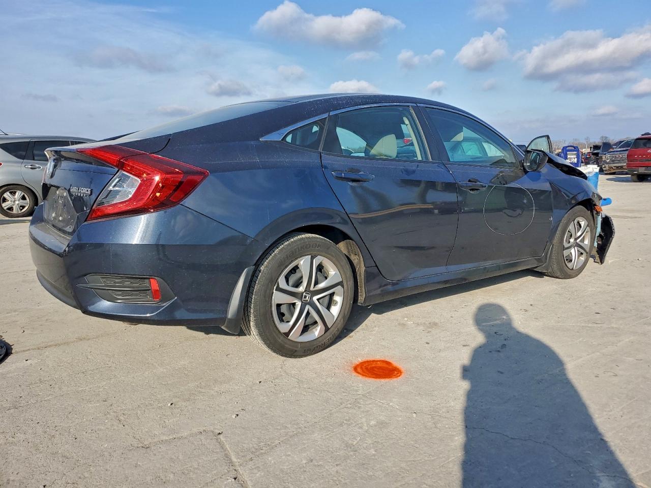 2016 HONDA CIVIC LX photo 5
