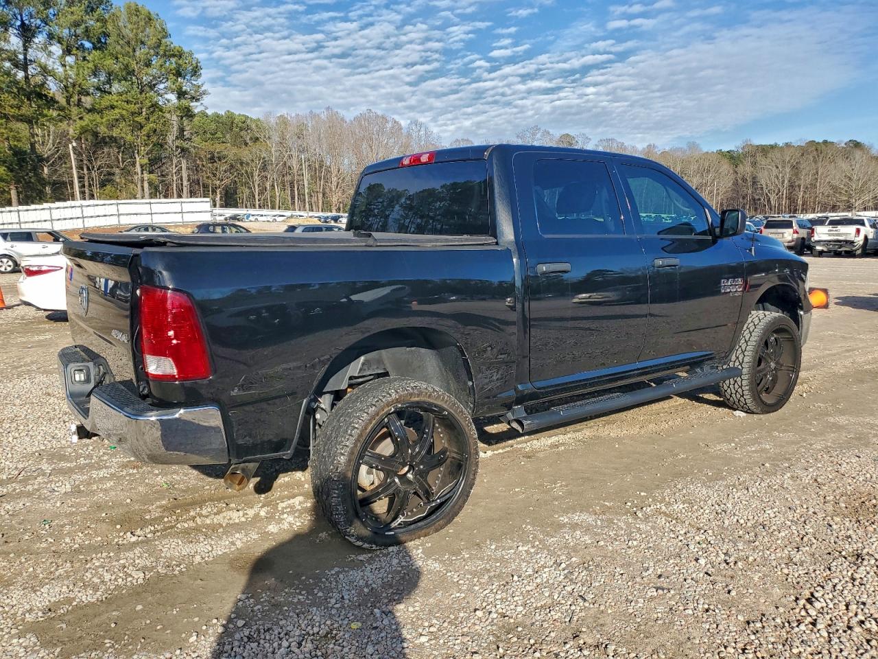 2022 RAM 1500 CLASSIC TRADESMAN photo 3