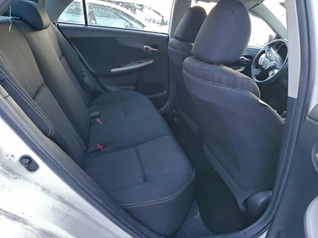 2013 TOYOTA COROLLA photo 10
