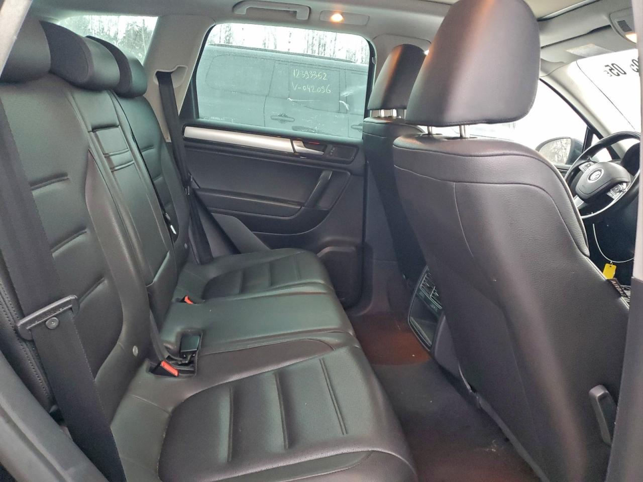2014 VOLKSWAGEN TOUAREG TDI photo 11