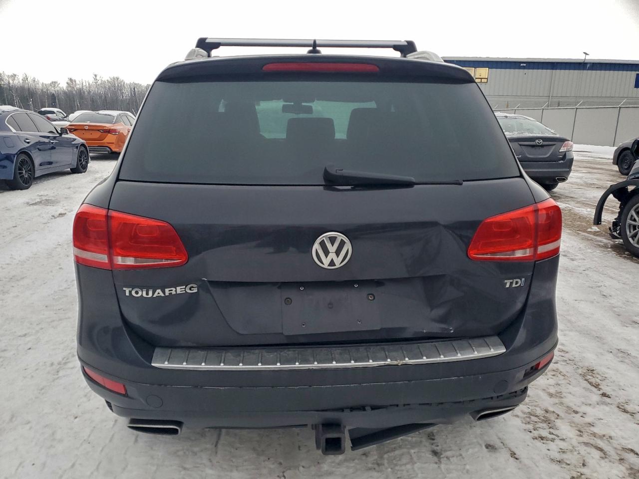 2014 VOLKSWAGEN TOUAREG TDI photo 6