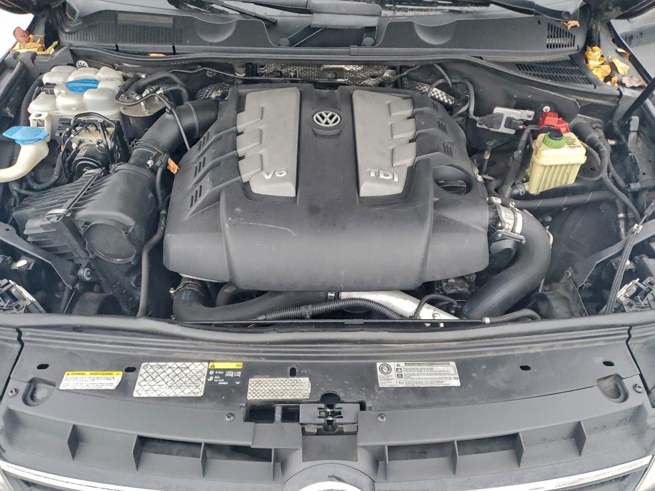 2014 VOLKSWAGEN TOUAREG TDI photo 12