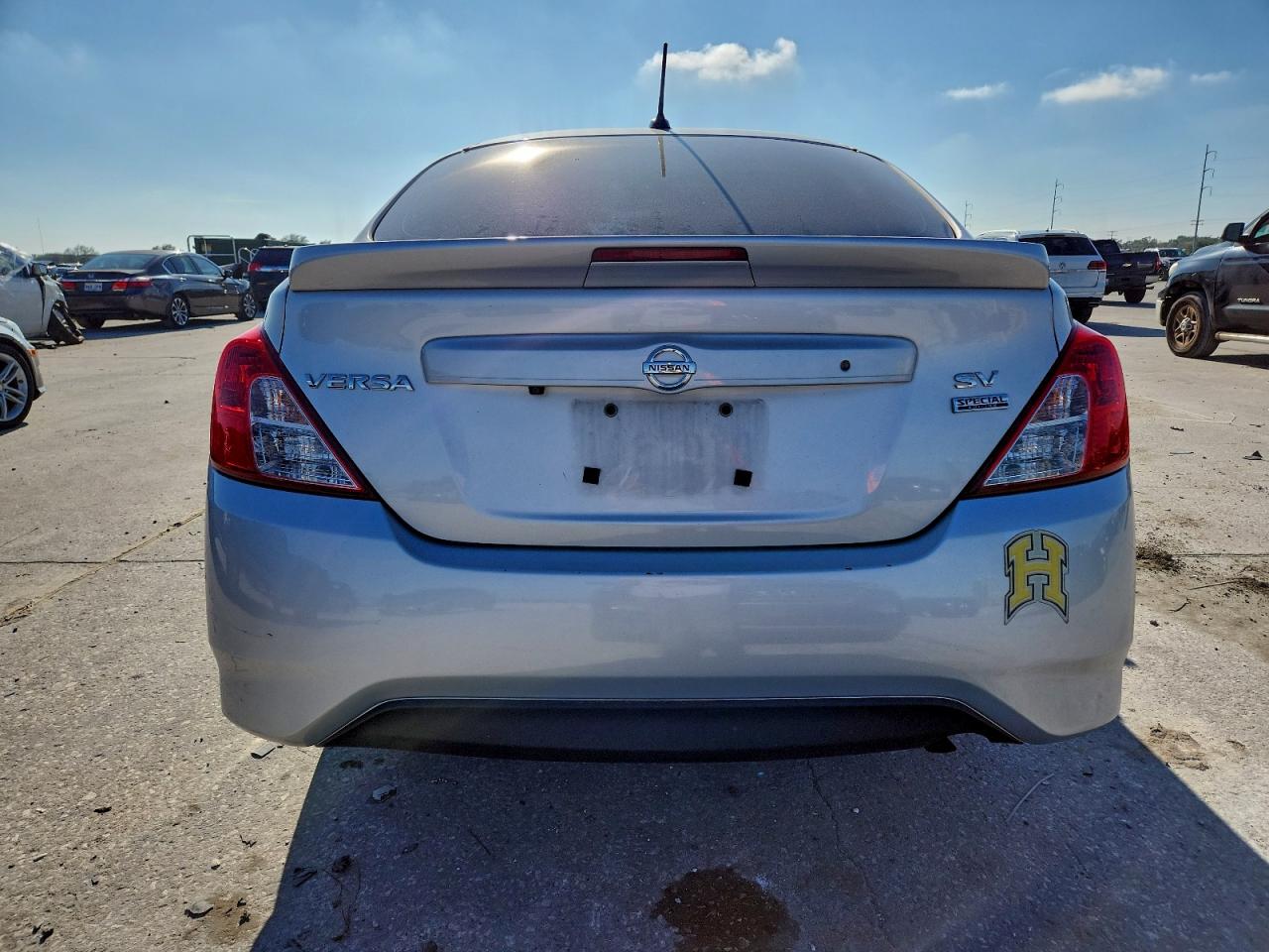 2018 NISSAN VERSA S photo 6