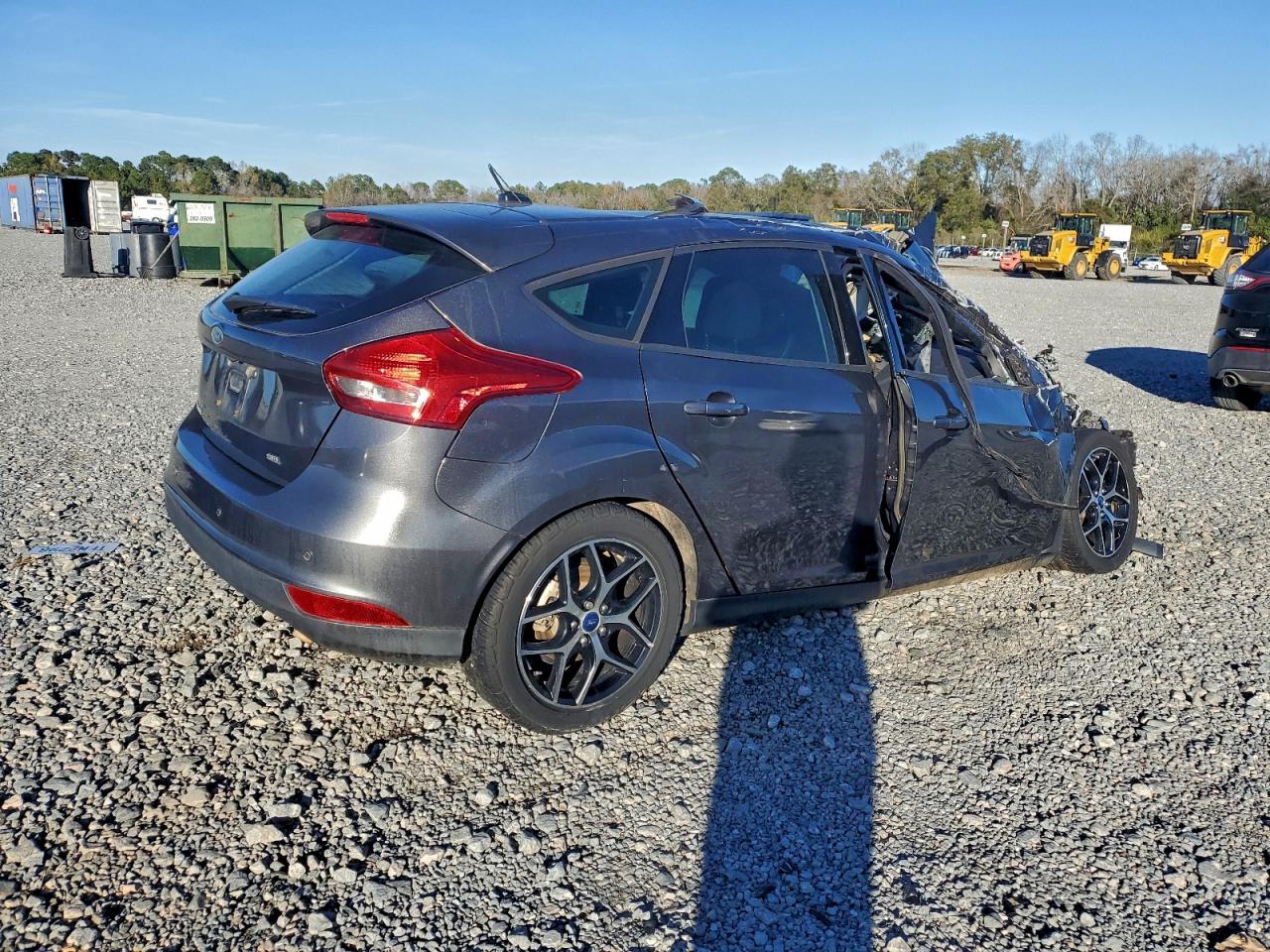 2017 FORD FOCUS SEL photo 3