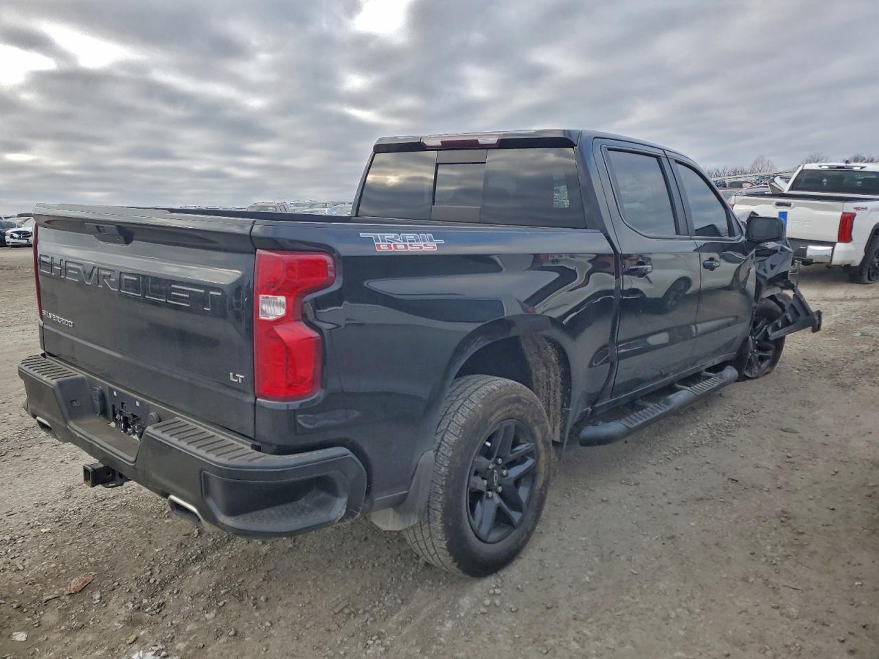 2021 CHEVROLET SILVERADO K1500 LT TRAIL BOSS photo 3