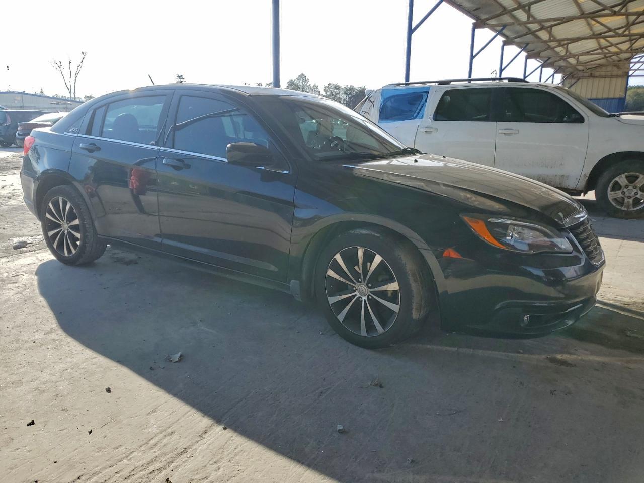 2013 CHRYSLER 200 LIMITED photo 4