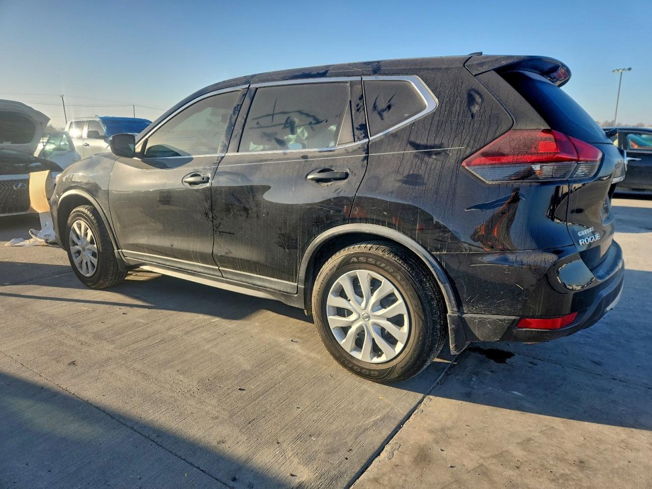 2018 NISSAN ROGUE S photo 2