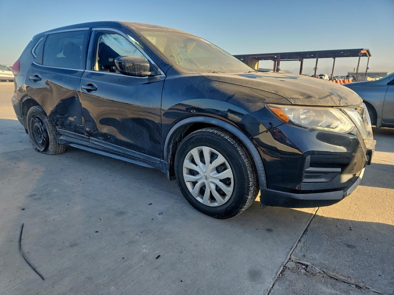 2018 NISSAN ROGUE S photo 4