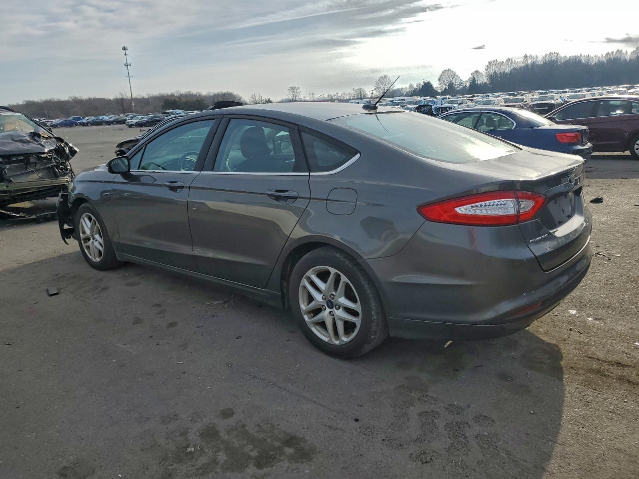 2016 FORD FUSION SE photo 2
