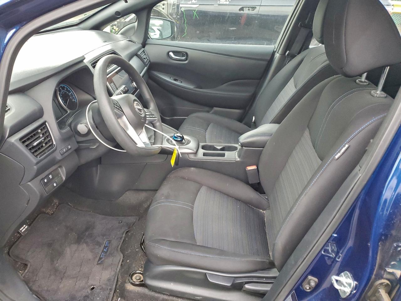 2025 NISSAN LEAF S photo 7