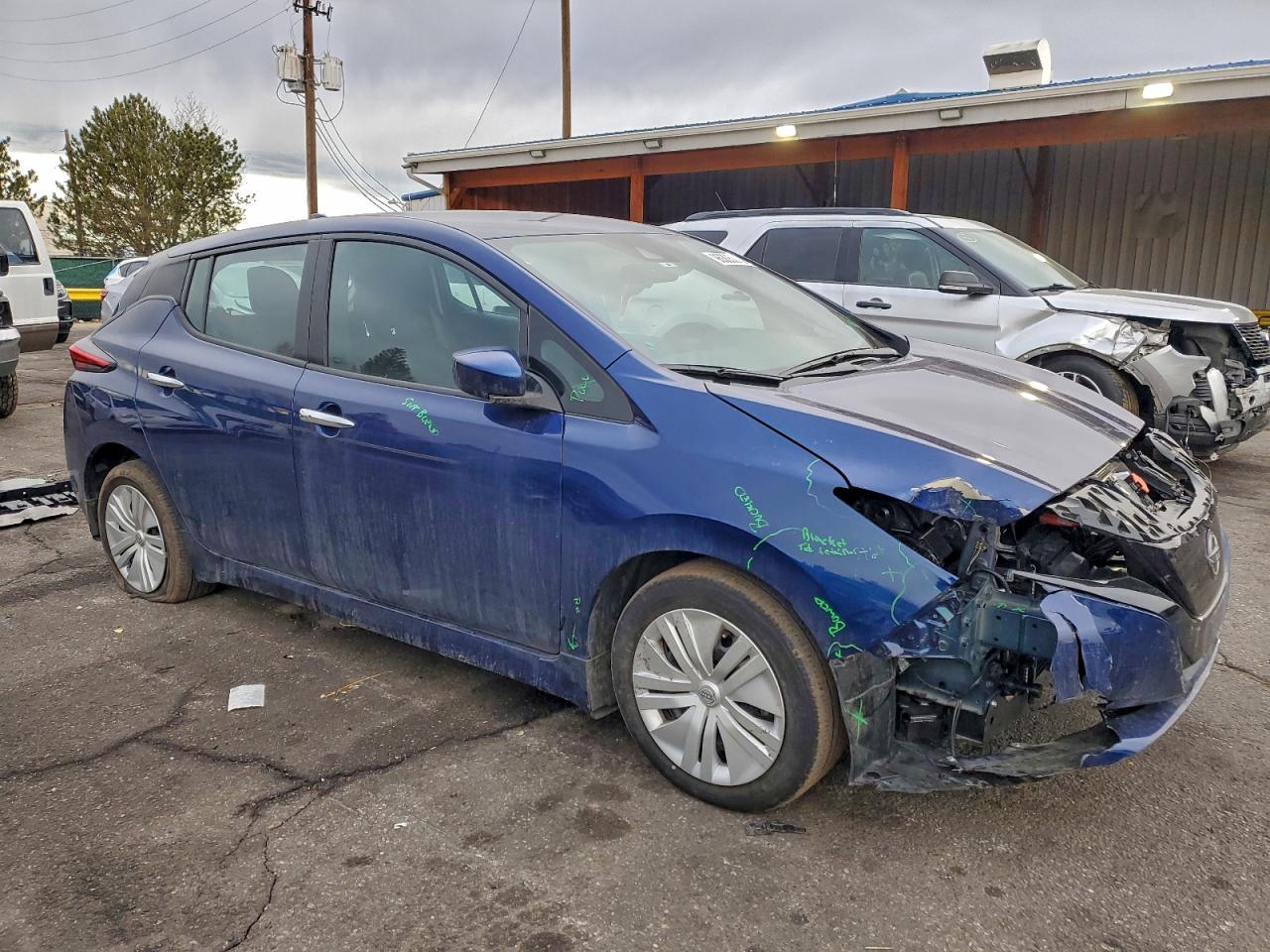 2025 NISSAN LEAF S photo 4