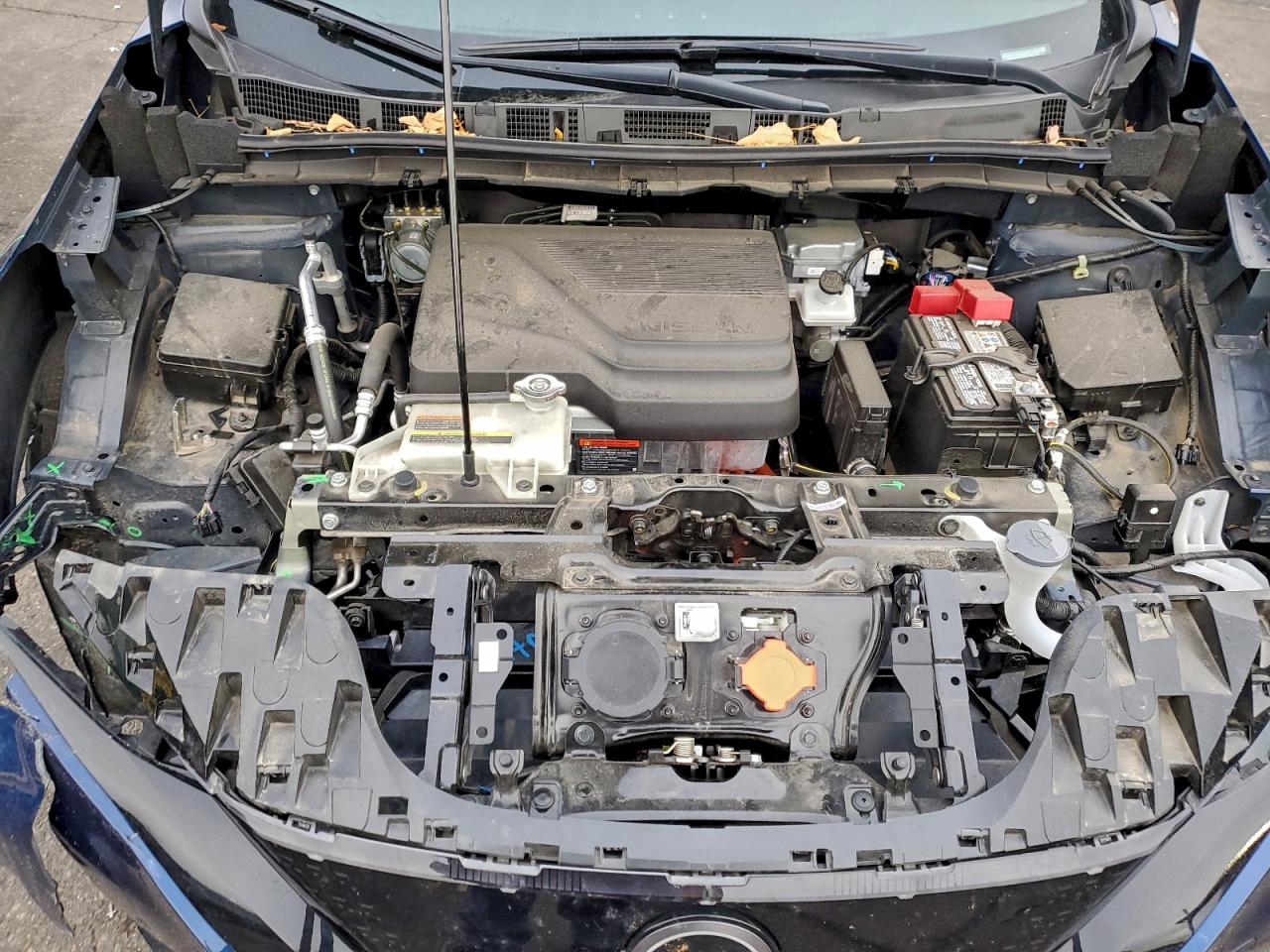 2025 NISSAN LEAF S photo 11