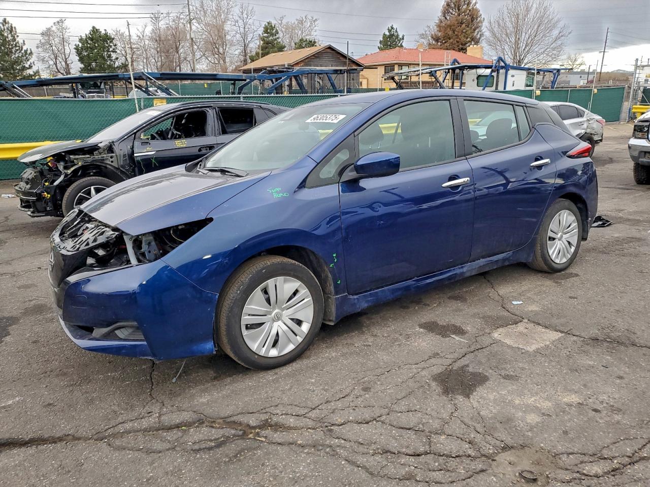 2025 NISSAN LEAF
