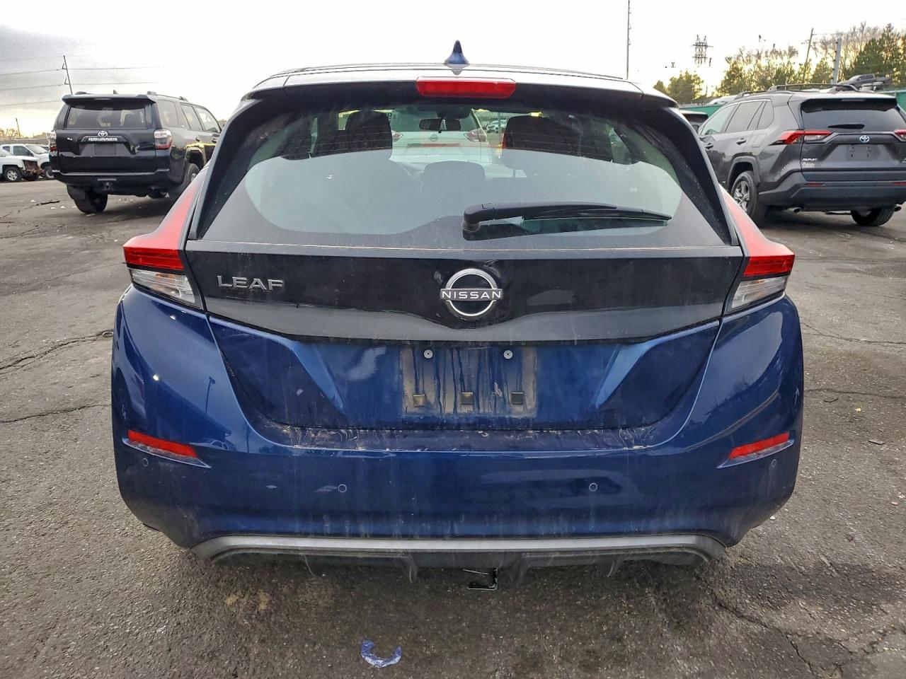 2025 NISSAN LEAF S photo 6