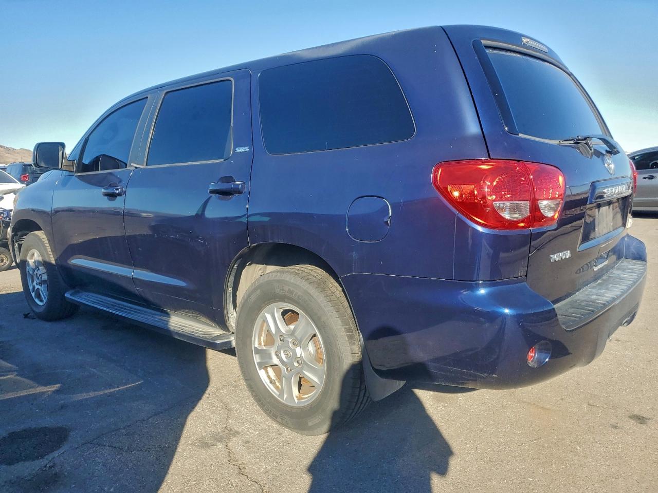 2008 TOYOTA SEQUOIA SR5 photo 2