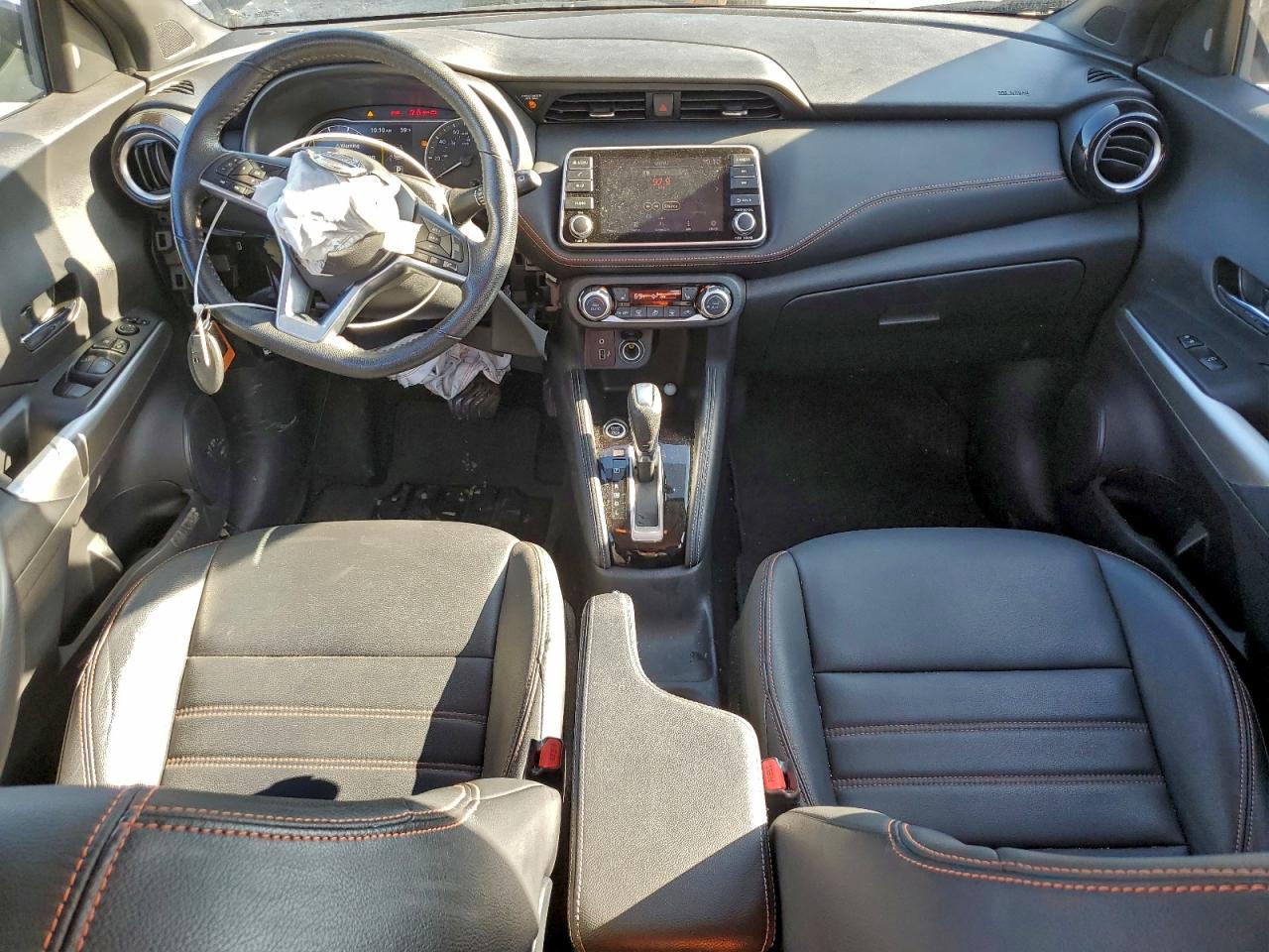 2020 NISSAN KICKS SR photo 8