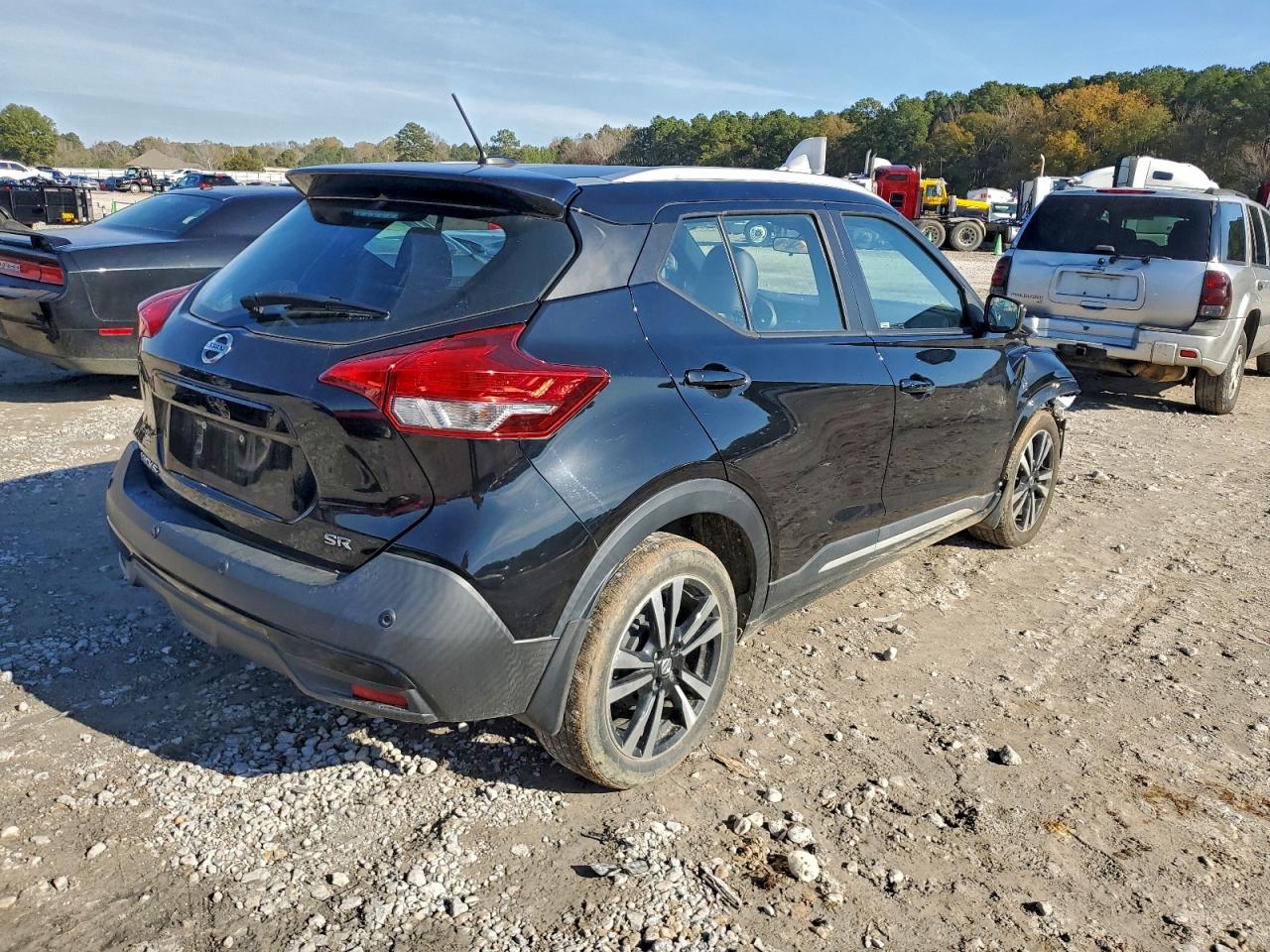 2020 NISSAN KICKS SR photo 3