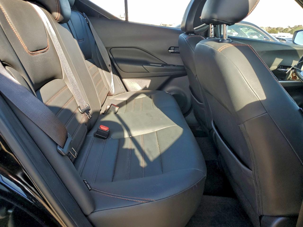 2020 NISSAN KICKS SR photo 11