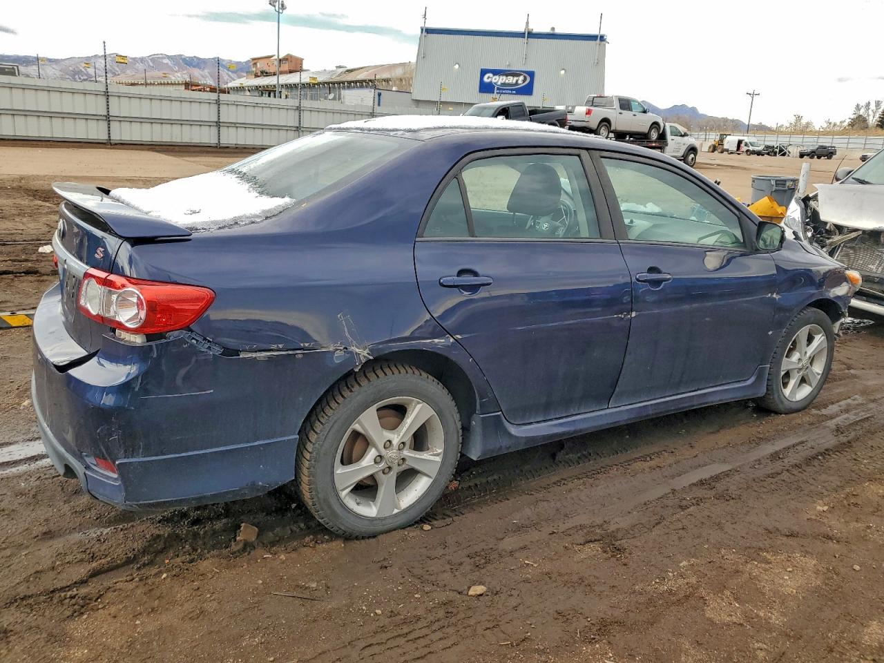 2011 TOYOTA COROLLA BASE photo 3
