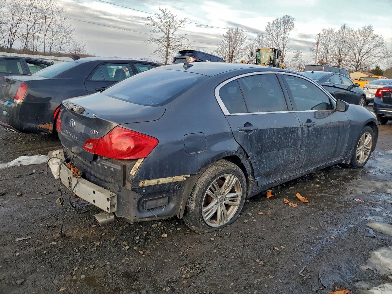 2010 INFINITI G37 photo 3