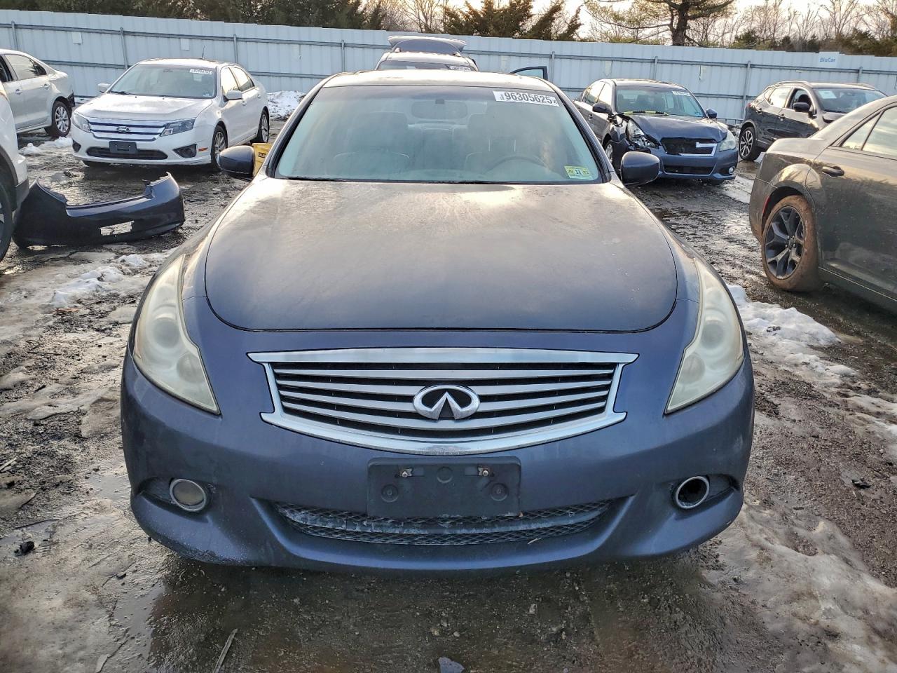2010 INFINITI G37 photo 5