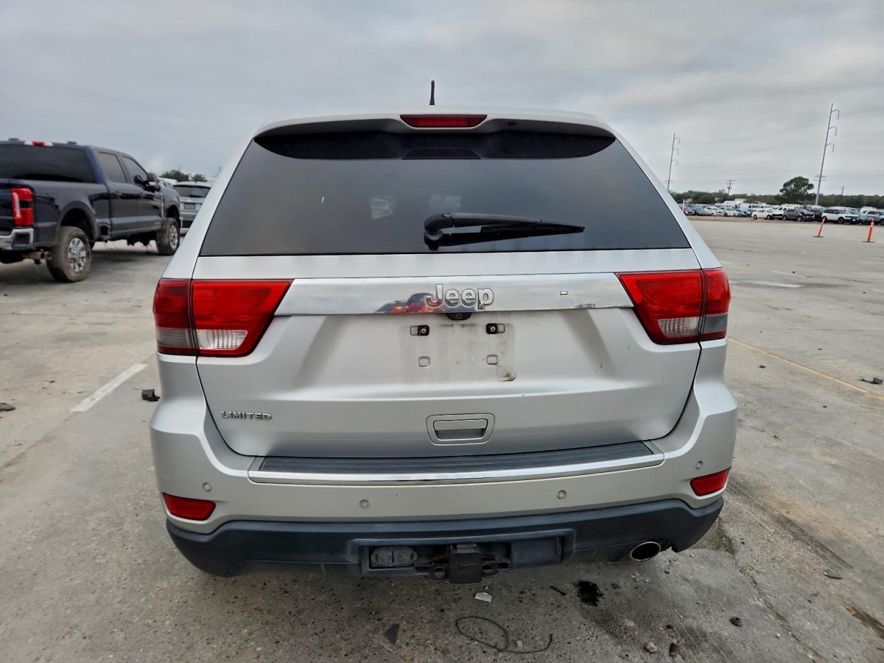 2012 JEEP GRAND CHEROKEE LIMITED photo 6