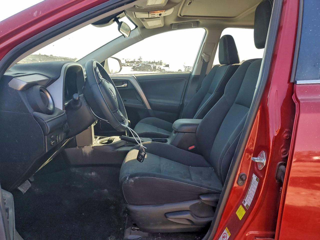 2017 TOYOTA RAV4 XLE photo 13