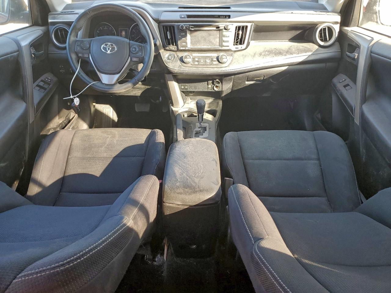 2017 TOYOTA RAV4 XLE photo 15